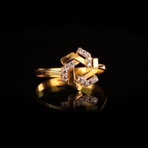 21 KT Shiny Zircon Studded Gold Ring JULYW12MR-067